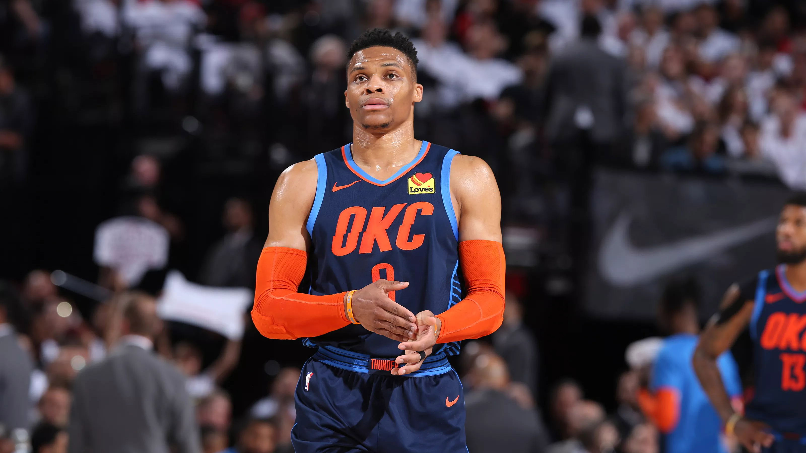 中超赛场争议判罚：VAR判罚引发热议,（中超赛场判罚惹争议：VAR介入成热议焦点）