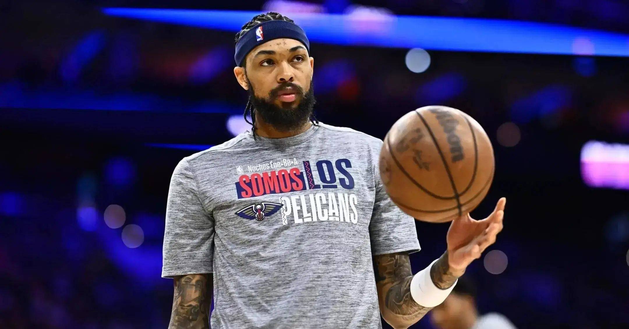 拉卡泽特回到酋长球场，观看并解说枪手对阵拜仁的比赛（拉卡泽特重返酋长球场，现场观战并解说阿森纳对阵拜仁）