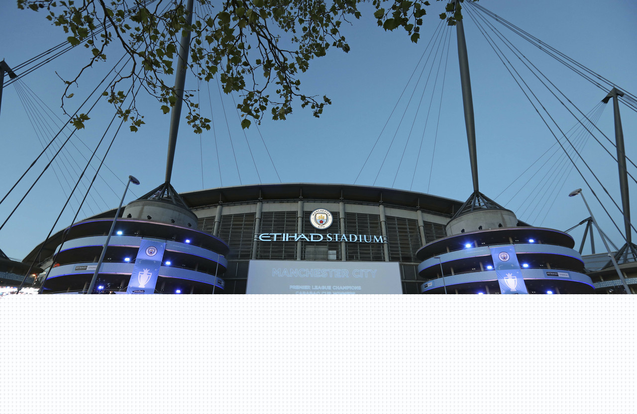 国足集训名单公布，两名新人首次入选引关注（中国男足集训名单出炉，两位新人首次入选引发关注）