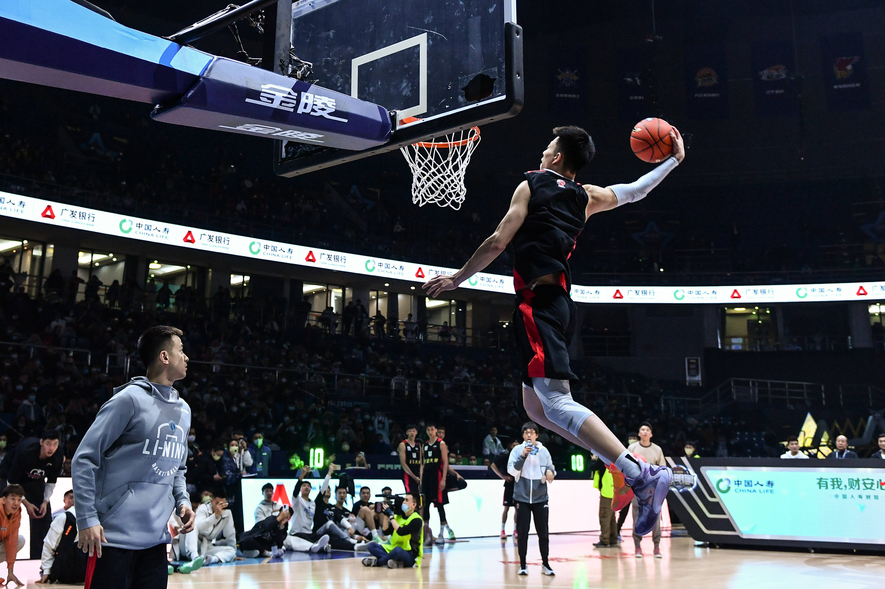 NBA球员数据榜：字母哥得分继续领先,（NBA球员排行榜：字母哥得分稳居第一）